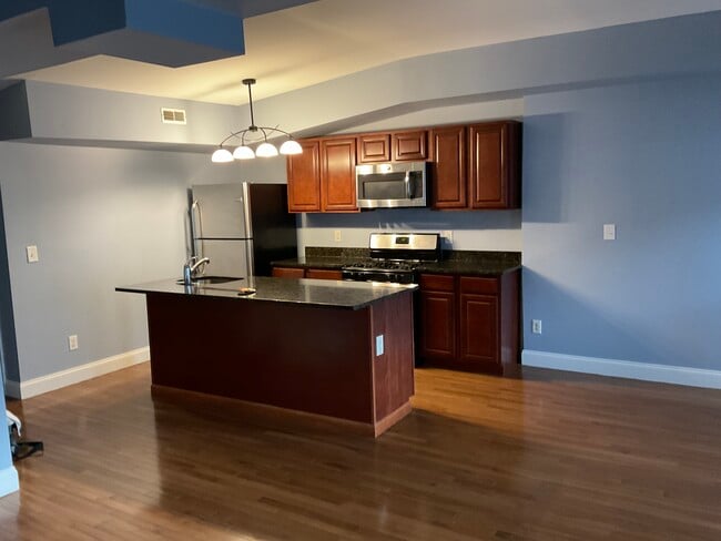 Building Photo - 1710 Fleet St Unit #3
