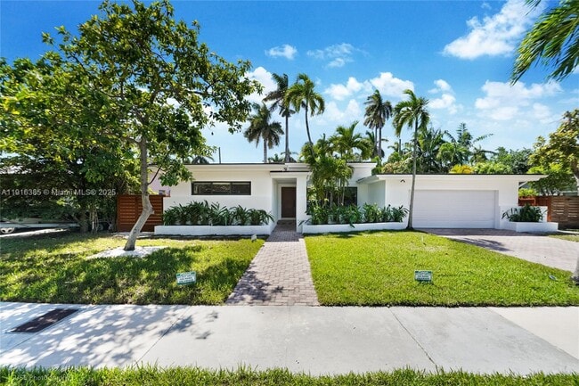 Photo - 1120 NE 86th St