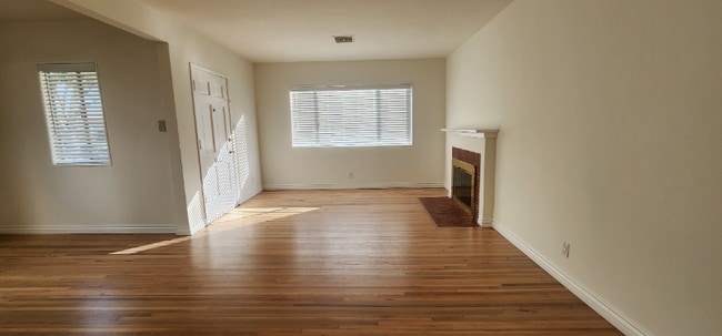 Photo - 4923 W 121st St