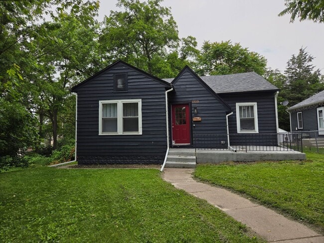 Building Photo - Lovely 3 BR, 1 BA home!