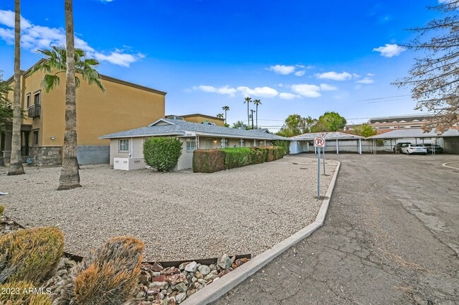 Building Photo - 2618 E Turney Ave Unit 5