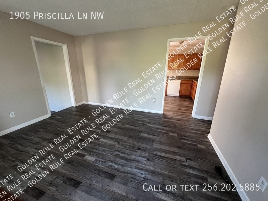 Photo - 1905 Priscilla Ln NW