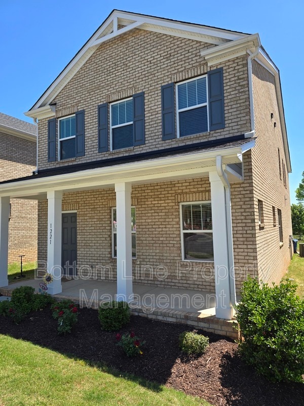 Photo - 1221 Colgher St