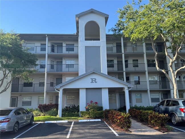 Building Photo - 12501 SW 14th St Unit 112R