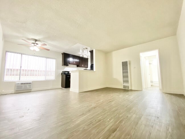Building Photo - 12811 Caswell Ave Unit 3 Rental