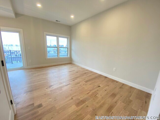 Photo - 275 Webster St Unidad 3