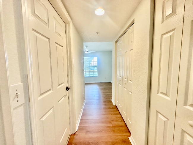 Photo - 4700 St Croix Ln Unidad 335