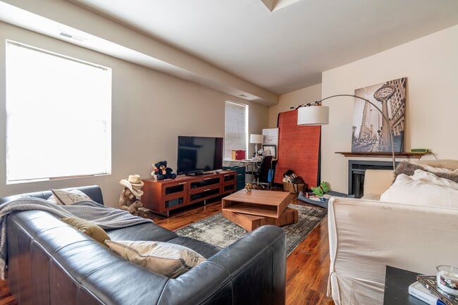 Photo - 3751 N Halsted St Unit 319