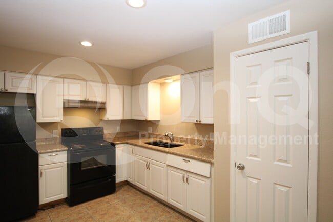 Photo - 140 E Ingram St