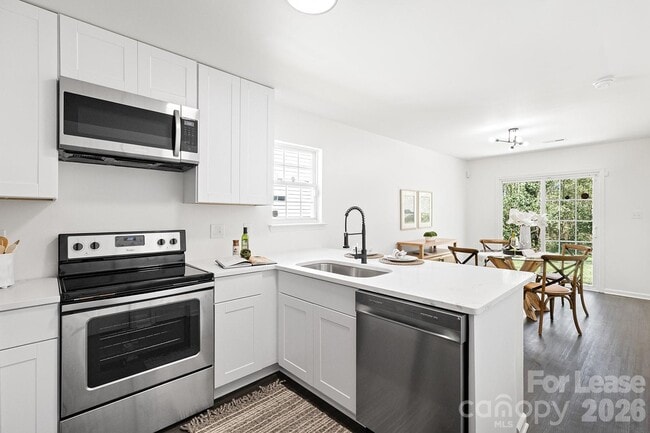 Photo - 913 Tennyson Dr