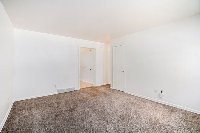 Photo - 9014 Bayless Rd