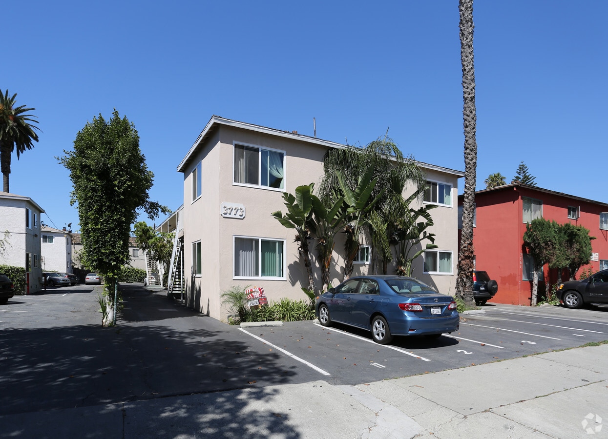 Foto principal - 3773 S Barrington Ave