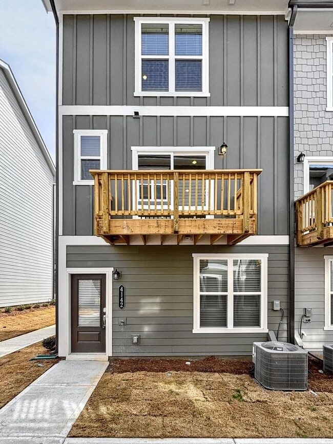 Modern Comfort Meets Convenient Living: Sp... - Modern Comfort Meets Convenient Living: Sp... Townhome