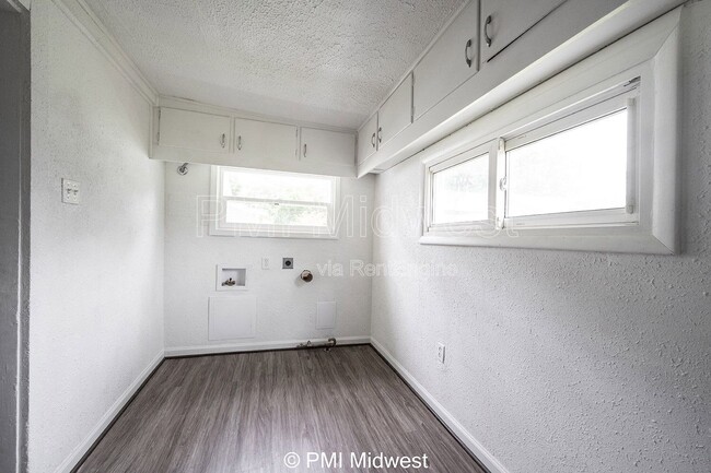 Photo - 1433 W 5th St