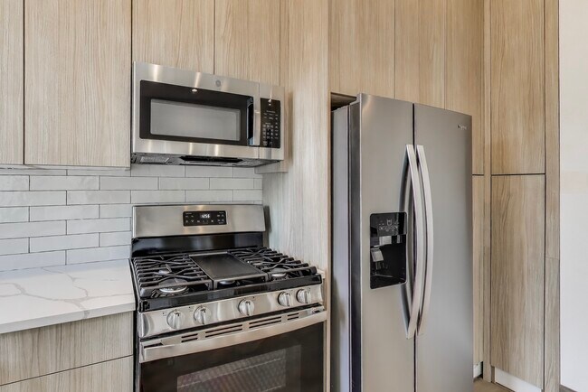 Photo - 2023 N Drake Ave Unit 3N