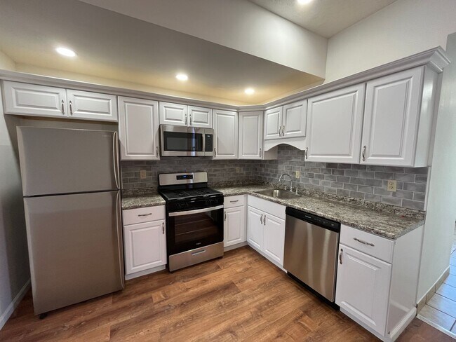 Photo - 415 Grant Ave Unit Apt #2