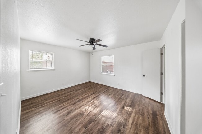 Photo - 1152 S Quaker Ave