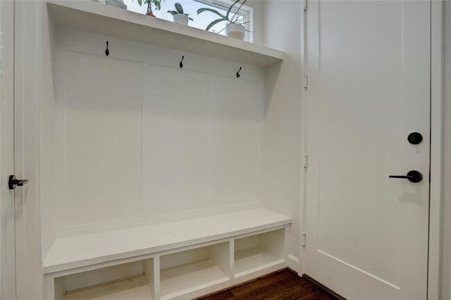 Photo - 1715 Maravilla Dr