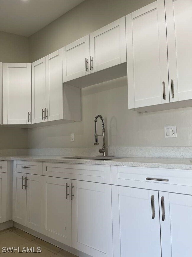 Photo - 2806-2804 Hawalaska St