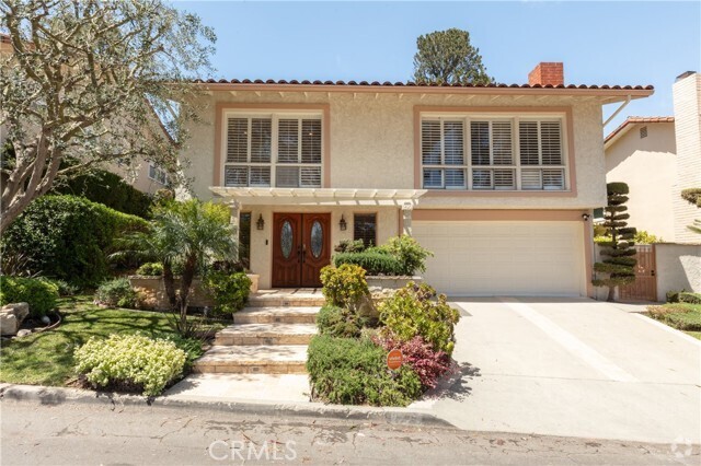 Building Photo - 2225 Vía Alamitos Rental