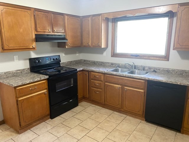 Photo - 166 Harbet Ave NW