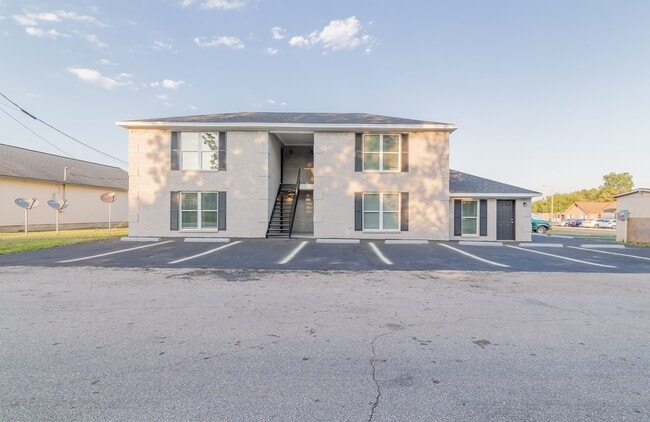 Building Photo - 105 Willwood Dr Unit 2