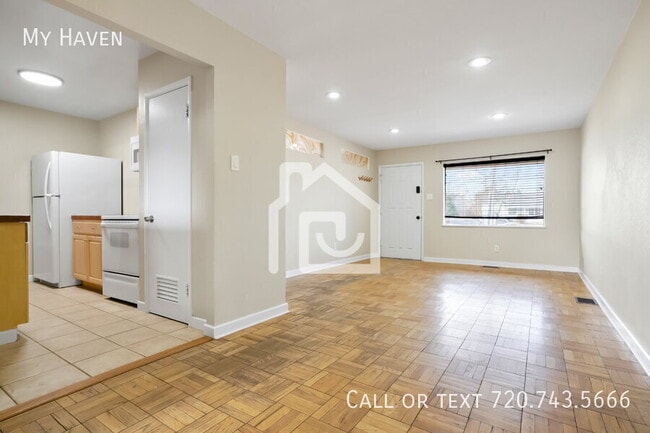 Photo - 3032 S Glencoe St