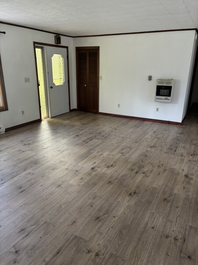Photo - 221 Zenith Rd