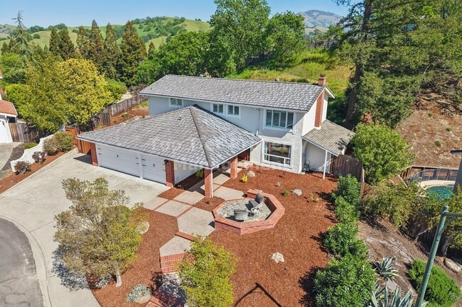 Photo - Luxury Renovated Livorna Estates Home | SRVUSD Schools | Mt. Diablo Views- 5 bd/3.5 Ba Single-Fam...