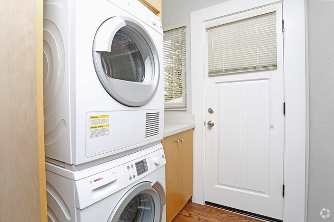 Photo - Hawthorne Apartments