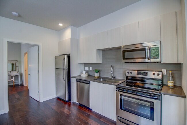 One Bedroom Model Home - Unit #1 - 686 SE Spokane St Unit 2.