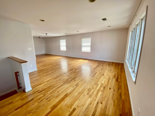 Photo - 1208 44TH St Unit 2