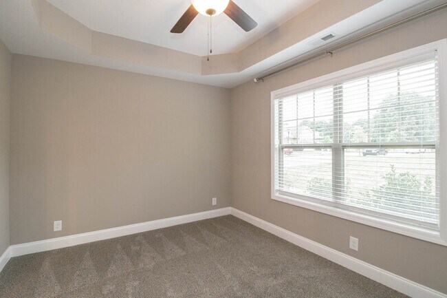 180 Dundee Dr
