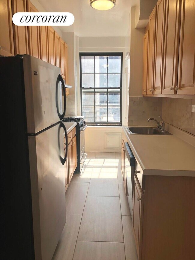 Photo - 175 W 76th St