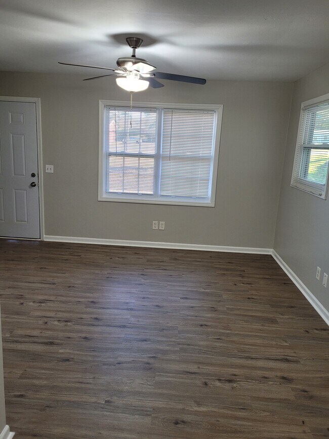 Photo - 1711 Floyd Rd