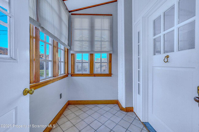 Photo - 714 Smith St