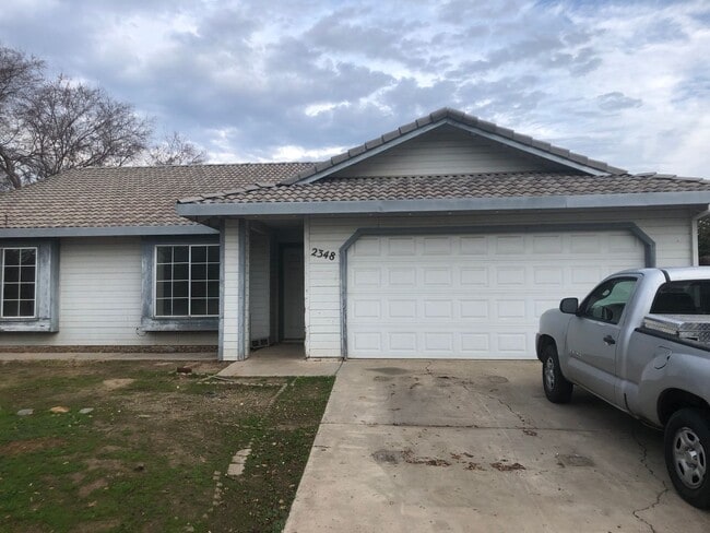 Building Photo - 3 bedroom 2 bath home for rent