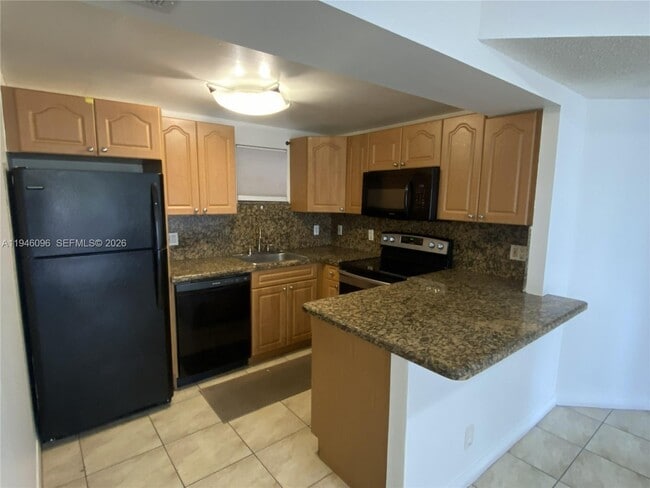 Building Photo - 8290 Lake Dr Unit 533