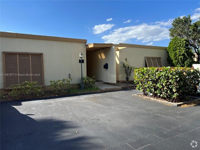 Building Photo - 15516 Sharpecroft Dr Rental