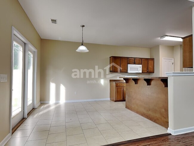 Photo - 65 Summer Hill Way