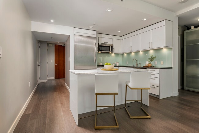 Kitchen w/ Front - 301 Main St Unit 6F