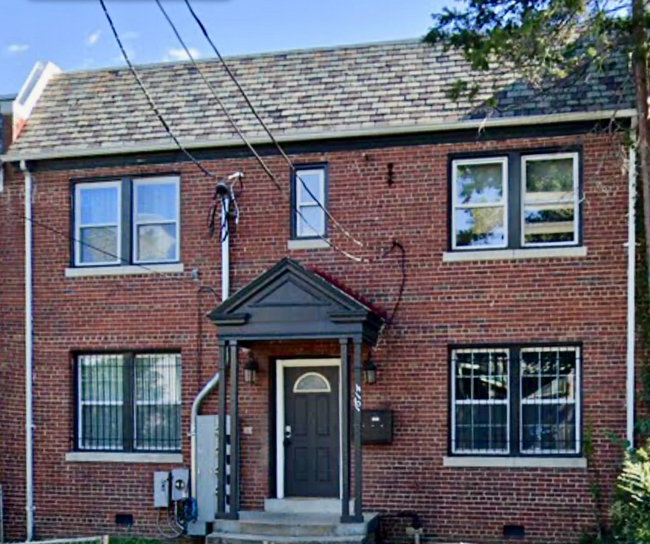 Building Photo - 1614 17th St SE Rental