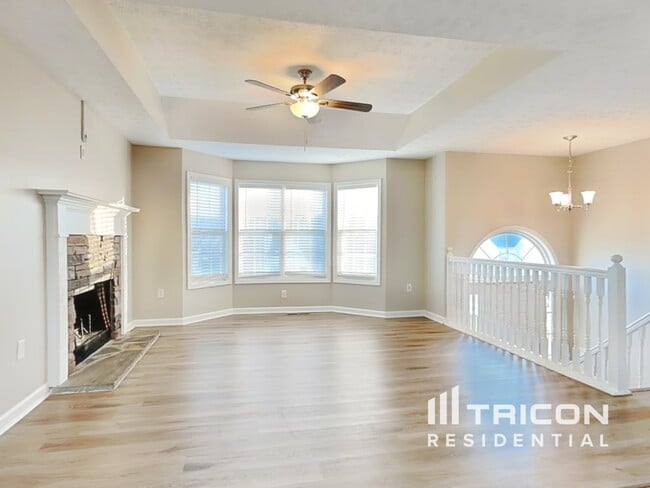 Photo - 282 Clara Bell Way