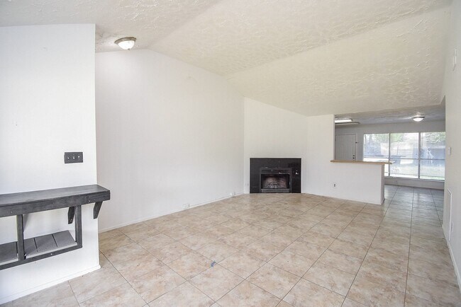 Photo - 16330 Meadowbrook Farm Rd