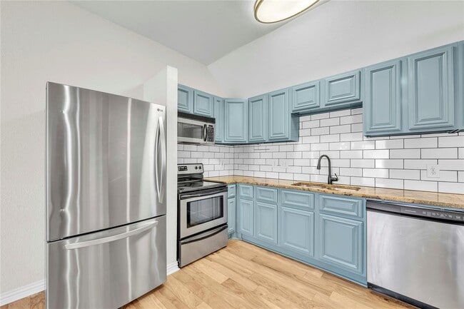 Photo - 2403 S 3rd St