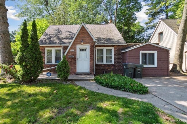 Photo - 21612 Harper Lake Ave House