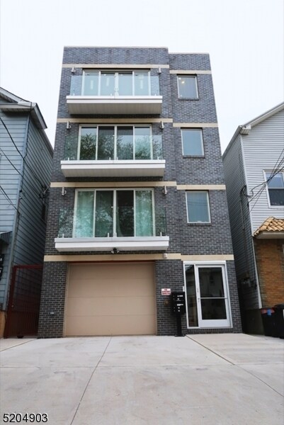 Photo - 78 New York Ave