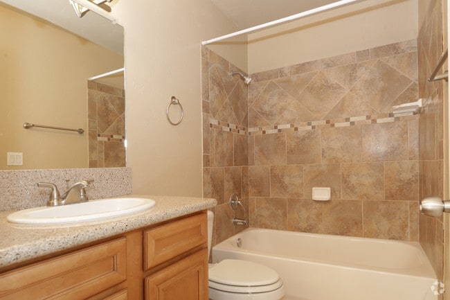 3BR, 2BA - Loft/1,254 SF