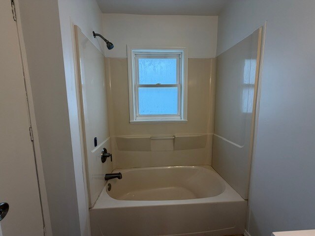 Photo - 1214 Queen St