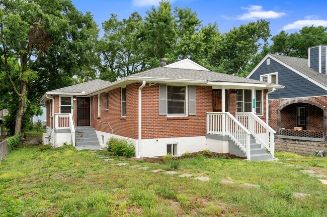 Photo - 1036 Seymour Ave